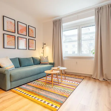 Stylish 1br - Local Market Vibes - Ac - Pool Walk Appartamento