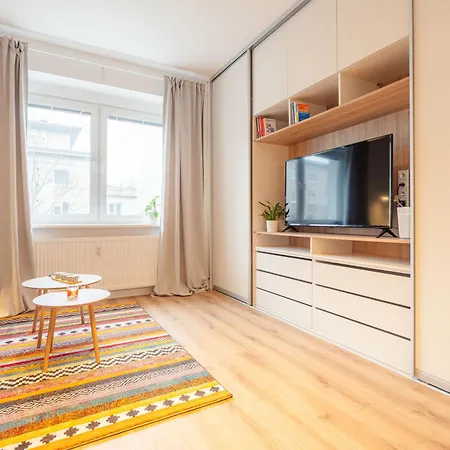 Stylish 1br - Local Market Vibes - Ac - Pool Walk * Bratislava
