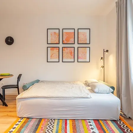 Stylish 1br - Local Market Vibes - Ac - Pool Walk Appartamento *