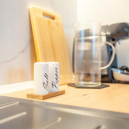 Stylish 1br - Local Market Vibes - Ac - Pool Walk Appartamento *