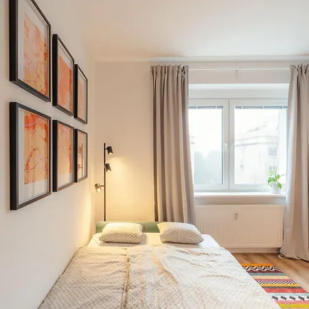 Stylish 1br - Local Market Vibes - Ac - Pool Walk Appartamento