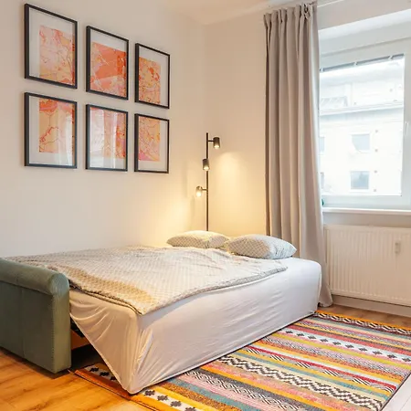 Stylish 1br - Local Market Vibes - Ac - Pool Walk Appartamento Bratislava