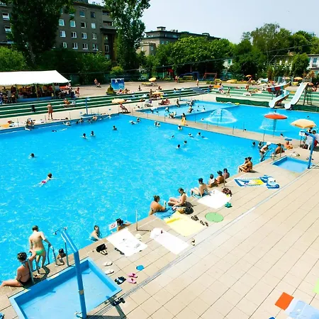 Appartamento Stylish 1br - Local Market Vibes - Ac - Pool Walk Bratislava